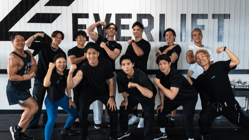 ボディメイクコーチ養成スクールCOMPASS受講生の集合写真