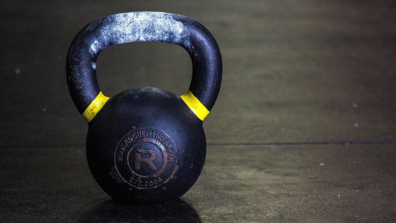 床に置かれたケトルベル