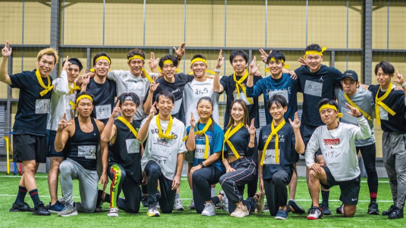集合してポーズを取るCOMPASS受講生たち